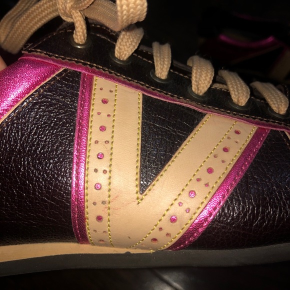 Louis Vuitton Authentic sneakers size 39 - Picture 6 of 9